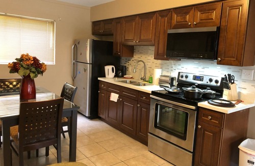 Beverly Green Apartment | LasVegas,STRIP,2BrCondo,ConventionCenter,petsFriendly,LVCC,july4th,wifi,pool