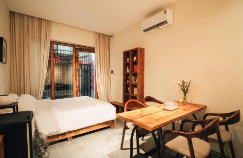 Truc Bach Apartment | Late Autumn