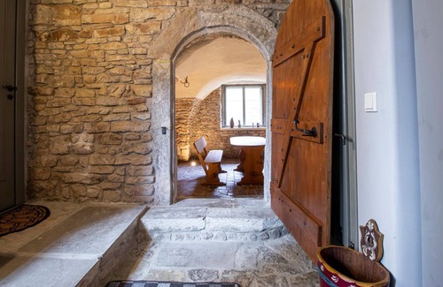 Gera House | Late Gothic residential house from 1520 with hexagonal stair tower.