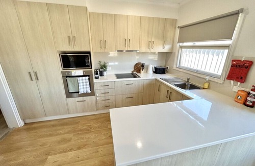 Port Hughes House | Latone Sea Lodge - Entire Home in Port Hughes