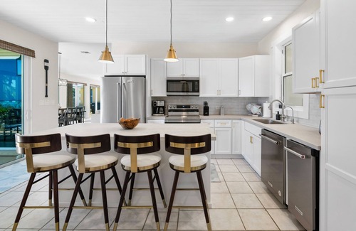Jimmy Hill House | Lattitude Adjustment Luxury Gated Beach Front Paradise