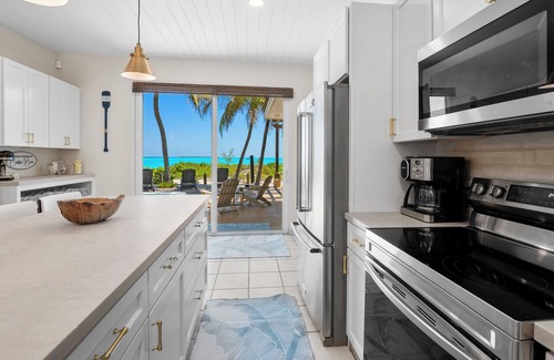 Jimmy Hill House | Lattitude Adjustment Luxury Gated Beach Front Paradise