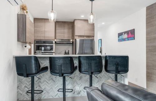 Lake Ridge Apartment | Lauderdale Modern 1 Bedroom 1 Bathroom with Private Backyard