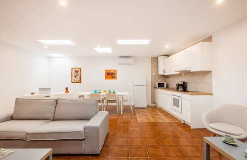 Madalena Apartment | LAUGH OFTEN ☀ Beach Guest Home with Pool
