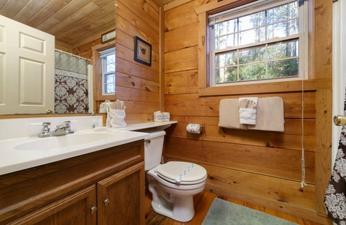 Sautee Nacoochee Cabin | Laurel Haven Cabin - Secluded romantic cabin with hot tub near Anna Ruby Falls