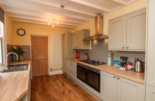 West Cliff Cottage | LAUREL HOUSE, pet friendly, character holiday cottage in Whitby