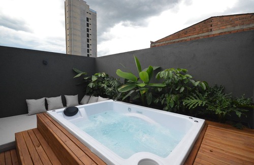 La America Apartment | Laureles Penthouse: Jacuzzi & Huge Terrace