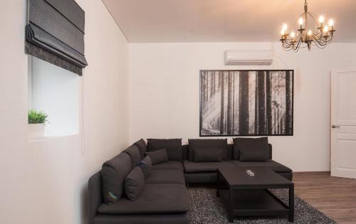 Ukmerge Apartment | Laurentroom Central Park