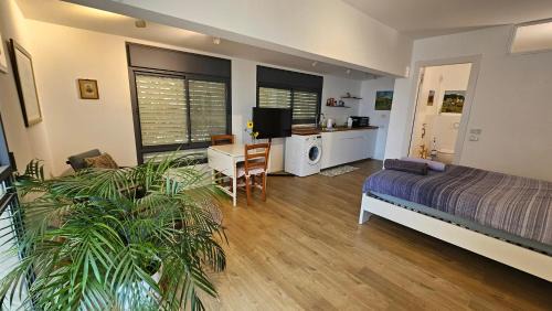Yokneam Apartment | Lavan Country-Style Studio