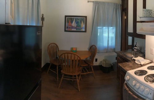 Lindsborg Cottage | Lavender Cottage: Lindsborg