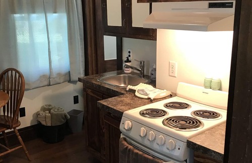 Lindsborg Cottage | Lavender Cottage: Lindsborg