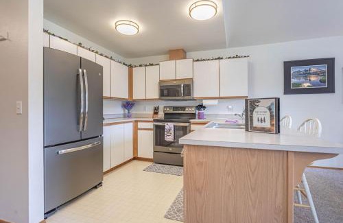 Downtown Leavenworth Apartment | Lavender Haus