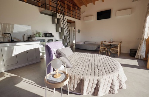 Pieve Di Trebbio House | Lavender Loft - The Window on the World