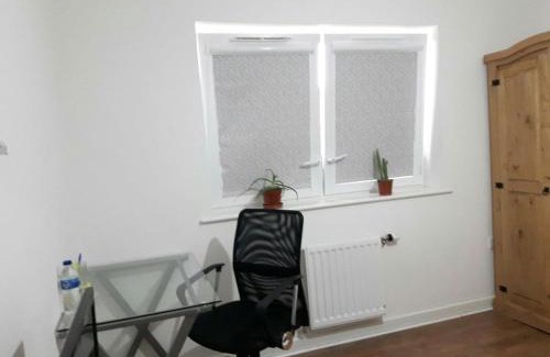 Milton Keynes House | Lavi's house-East Milton Keynes