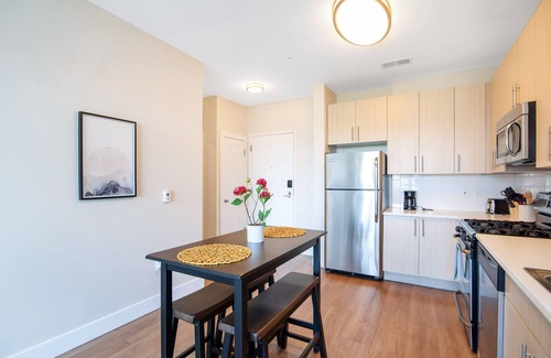 Downtown Apartment | Lavish 1 bed Apt + Rooftop & Gym - Downtown Stamford