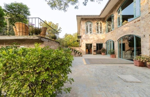 Amer Apartment | Lavish 1 Bedroom Bungalow Jaipur Common Poolnn