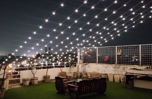 South West Apartment | lavish 2bhk with rooftop near igi airport