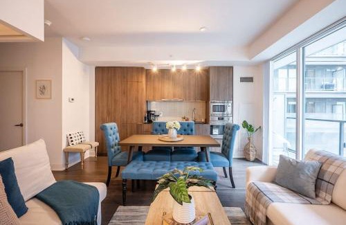 Bay Cloverhill House | Lavish Condo in the Heart of Downtown Toronto