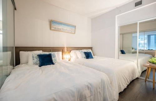 Bay Cloverhill House | Lavish Condo in the Heart of Downtown Toronto