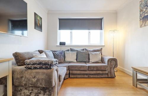 Rayleigh Apartment | Lavish Rayleigh Apartment - LMV Property