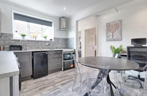 Rayleigh Apartment | Lavish Rayleigh Apartment - LMV Property