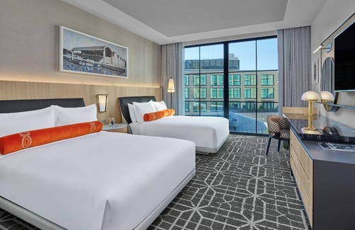 Fort Worth Cultural District Hotel | Lavish Room Perfect for Families Exploring Local Sights