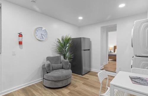 Lawrenceville Apartment | Lawrenceville Central !2 Stylish and Quiet One Bedroom Apartment with Free Street Parking