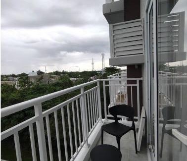 Mactan Export Processing Zone Resort | Lay Cozy Mactan with pool, gym and free WiFi just 5 mins near Airport