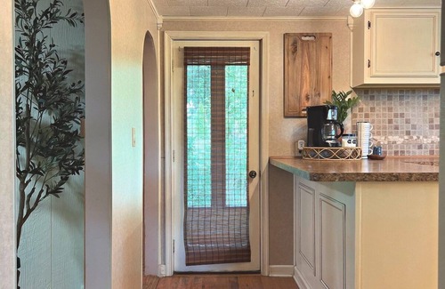 Lewistown House | Lazy Bass Lodge | Riverfront & Porch Views + Boat Launch