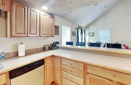 Thayerville House | Lazy Bear Cabin | Fantastic Location, Hot Tub