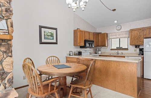 Osage Beach Condo | Lazy Days B-11 - Two Bedroom Apartment, Sleeps 6