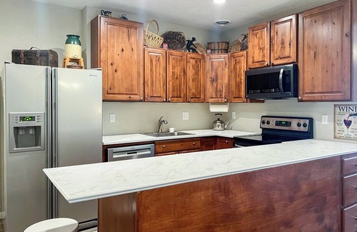 Osage Beach Condo | Lazy Days M-01B - One Bedroom Apartment, Sleeps 4