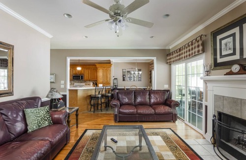 Leesville House | Lazy Days on Lakeshore - Private Dock, Kayaks SUP, Arcades and more