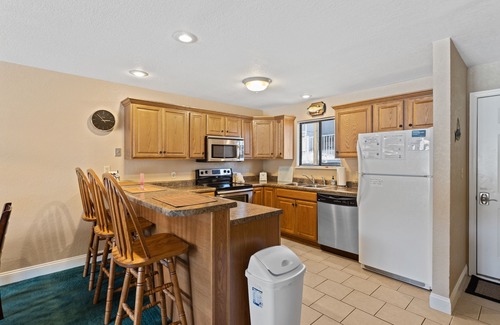 Osage Beach Condo | Lazy E-03 Relaxing view of cove and tree lined shores of the state park!