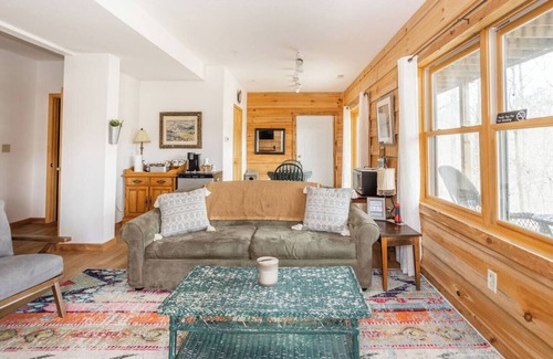 Gnaw Bone Cabin | "Lazy Lodge" Suite - Rustic Retreat Cabin w/sauna & fire pit