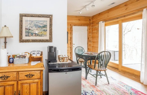 Gnaw Bone Cabin | "Lazy Lodge" Suite - Rustic Retreat Cabin w/sauna & fire pit