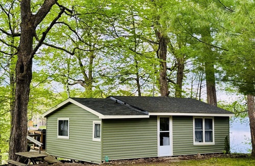 Leeds and the Thousand Islands Cabin | Lazy Maple Cabin on Charleston Lake