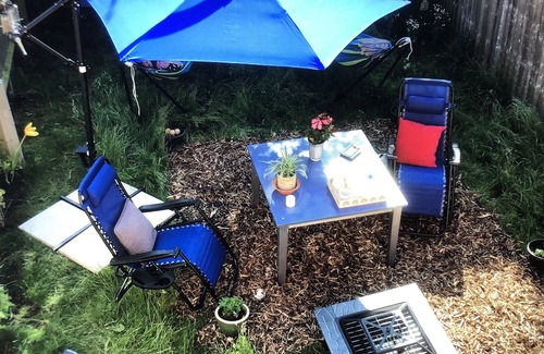 Oakham House | Lazy Nest - Sleeps 4, Parking, Garden & Hammocks