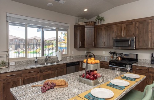 Santa Clara House | Lazy River Lookout #116 -Sleeps 26- Zion, Southern Utah, St George, boating, ATV