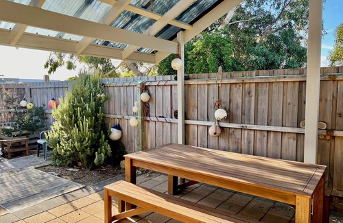 Waterhouse Villa | Lazy Sails Starboard - Pets welcome outside, WiFi