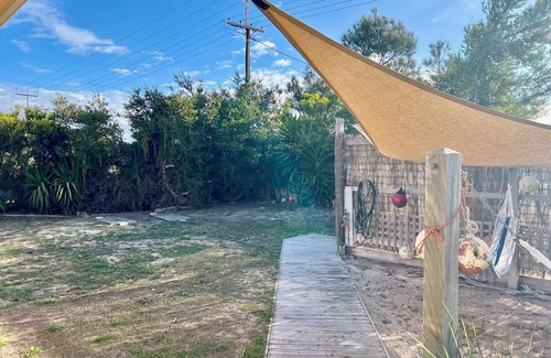 Waterhouse Villa | Lazy Sails Starboard - Pets welcome outside, WiFi