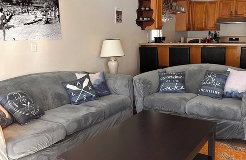 Cultus Lake House | Lazy Views @ rentcultus