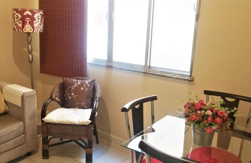 Leblon Apartment | LB206 - Quarto e sala reformado e silencioso no Leblon