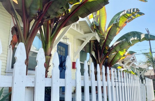 Eastside House | LBC Paradise bungalow w/AC -5 min from beach Dog friendly! 🐶