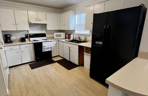 Lubbock House | ★LBK Lake-View Property★3BR/2BA★S LBK/S Loop 289