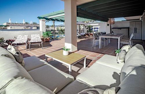 Marbella Apartment | LCR4- Large 3 bed apt close to beaches