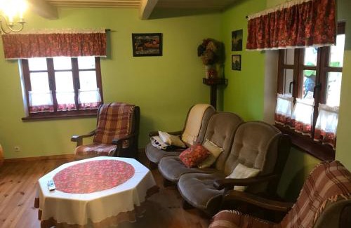 Lubenia Ski Chalet | Leśniczówka domek sauna jeziorko w lesie na wyłączność