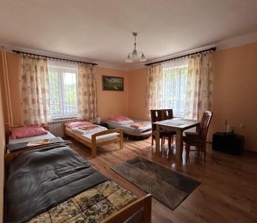 Skala House | Leśniewscy - Pokoje Gościnne