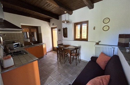 Comero House | Le 2 formiche - Eli: rustic with terrace and garden