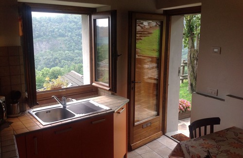 Comero House | Le 2 formiche - Eli: rustic with terrace and garden